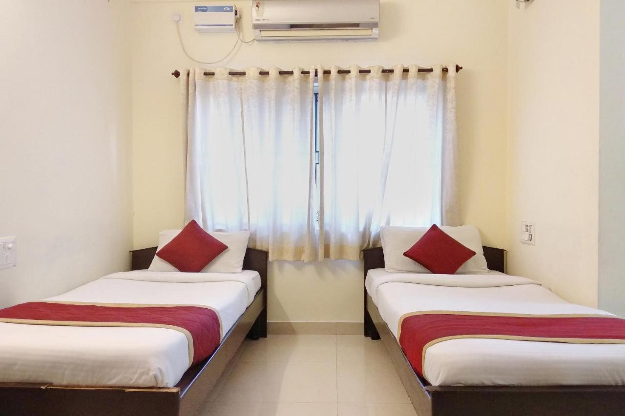 Super Oyo Capital O Premium Hotel Victoria Heights Near Sri Someshwara Swami Temple Bangalore Eksteriør bilde
