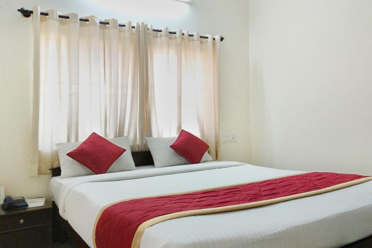 Super Oyo Capital O Premium Hotel Victoria Heights Near Sri Someshwara Swami Temple Bangalore Eksteriør bilde