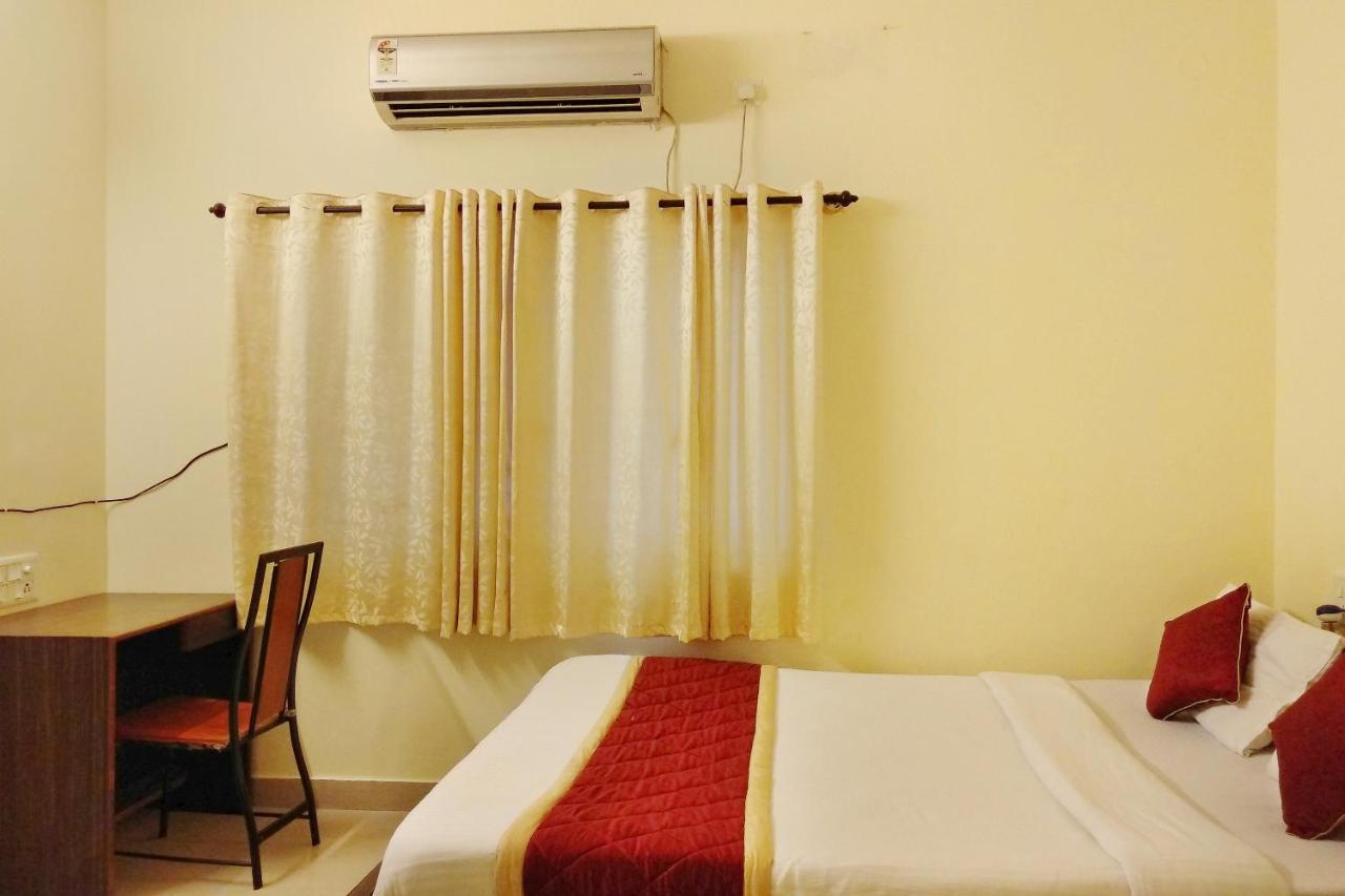 Super Oyo Capital O Premium Hotel Victoria Heights Near Sri Someshwara Swami Temple Bangalore Eksteriør bilde