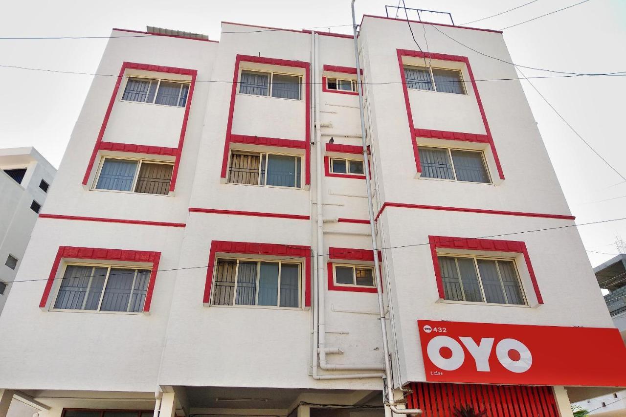 Super Oyo Capital O Premium Hotel Victoria Heights Near Sri Someshwara Swami Temple Bangalore Eksteriør bilde